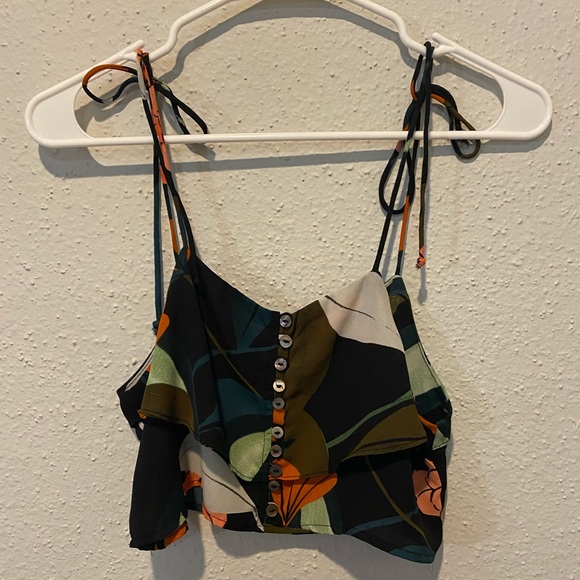 🛍3/$20! Floral crop top - Picture 1 of 1
